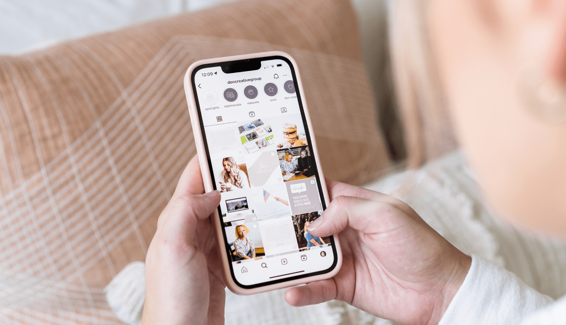 Boost your brand on Instagram with expert tips for a standout profile. Learn how to create engaging content and connect with your audience.