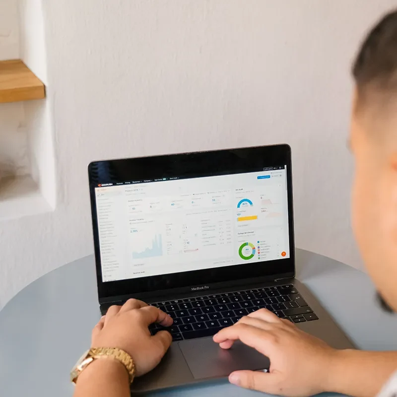 SEO analysis dashboard supporting seo for logistics companies and technical optimization strategies